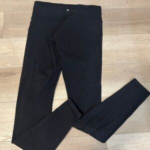 LULULEMON Black Leggings 28” size 6. Barely worn.